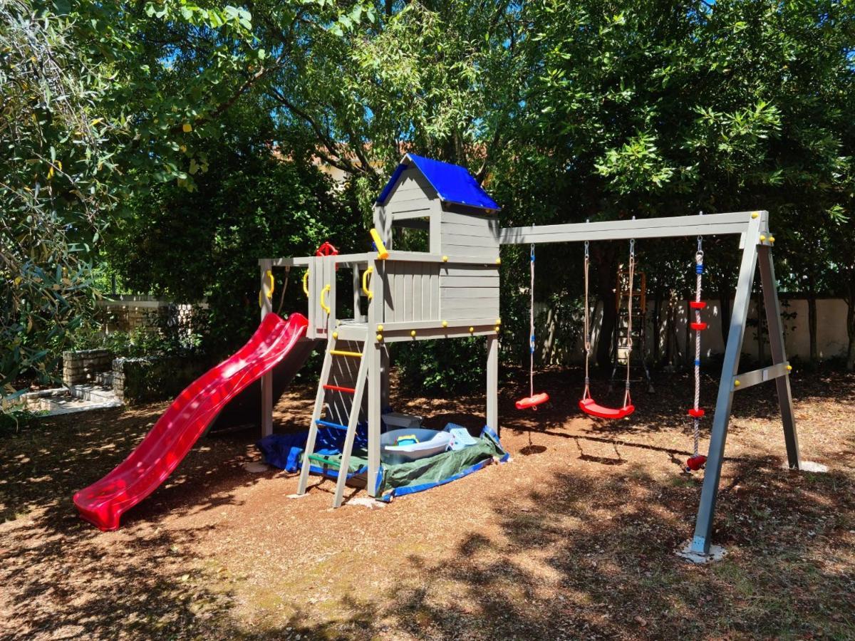 Villa Rosa With Yard And Children'S Playground Tar-Vabriga المظهر الخارجي الصورة