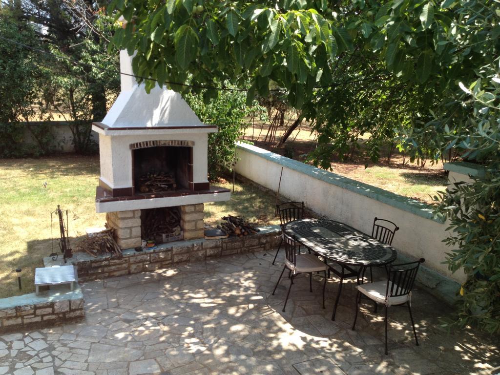 Villa Rosa With Yard And Children'S Playground Tar-Vabriga الغرفة الصورة